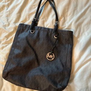 Micheal kors purse